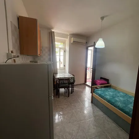 Tosk House 2 *