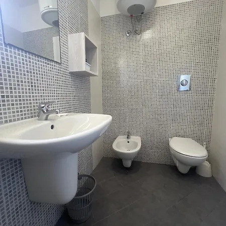 Tosk House 2 *