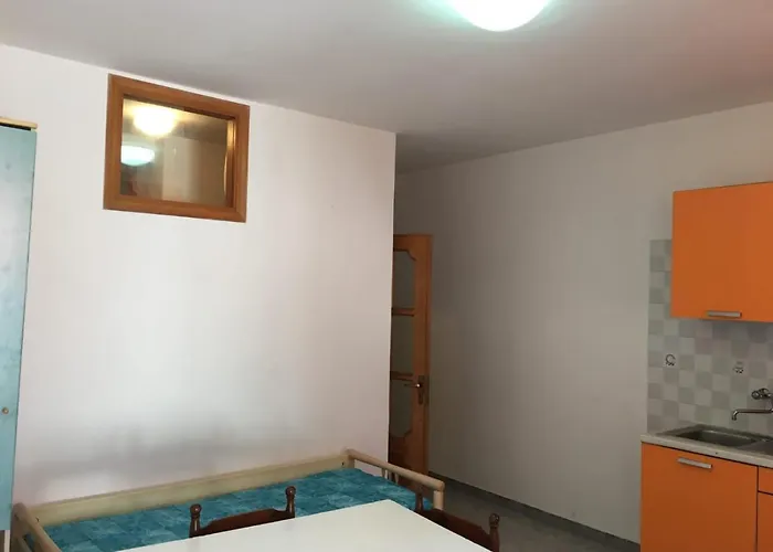 Tosk House 2 *